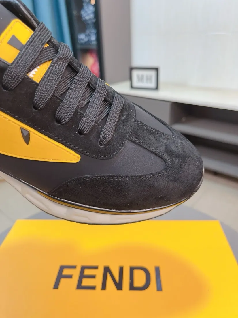 Men's shoes 💰440🌹🌹[fendi] Fendi classic and comfortable men, this complex sneaker is made of soft calfskin➕genuine leather lining➕original ultra-light rubber material with rough outsole. This unique light style is suitable for the casual and refined sensibility of this season. It is comfortable and natural on the feet. It is an everyday style for casual travel in autumn and winter! 38/44
